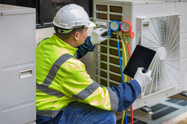 Professional Hvac Maintenance technician working in Bethesda, MD